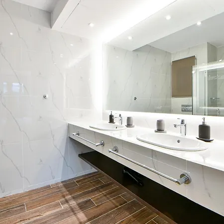 Boutique40 Luxury * Athene